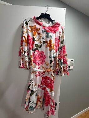 NWT Petal & Pup Floral Tiered Midi Dress - Large